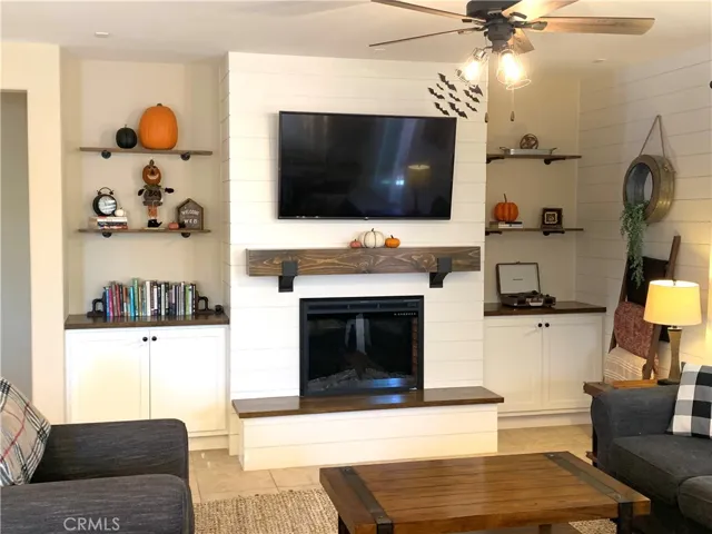 Family room with Fireplace