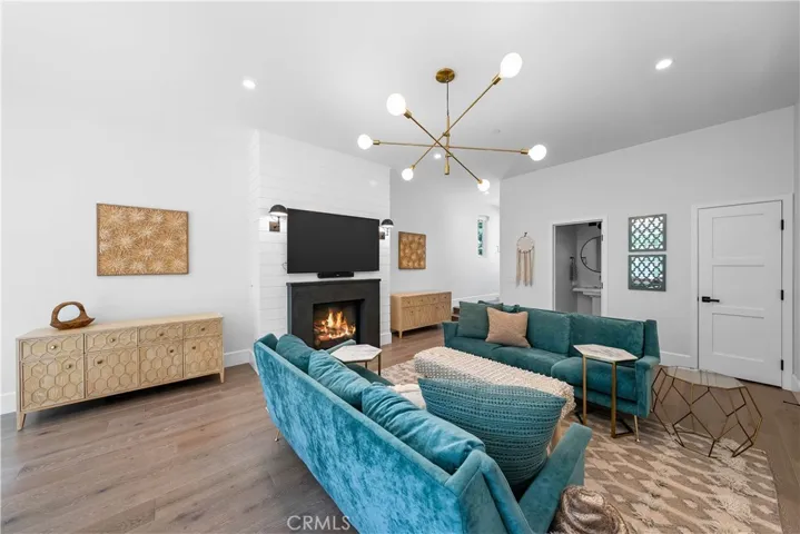 2364 Orange Avenue, Costa Mesa, California 92627