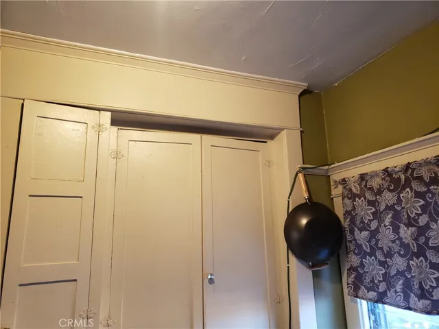 2103 kitchen pantry