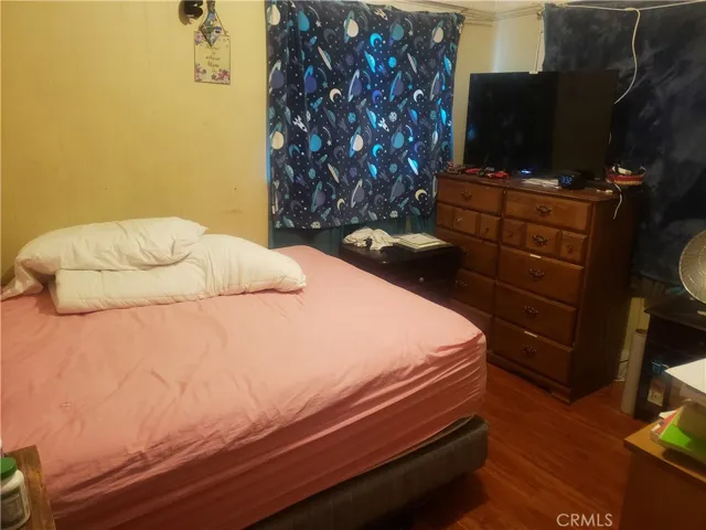2105 bedroom
