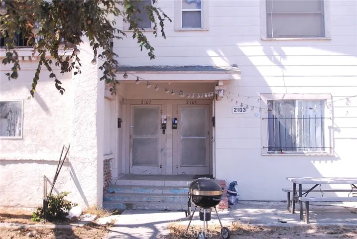 2103 3rd Avenue, Los Angeles, California 90018