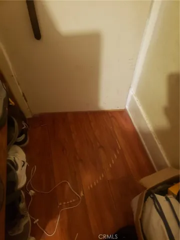 2105 scratch bedroom floor