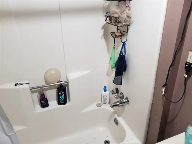 2103  bath tub