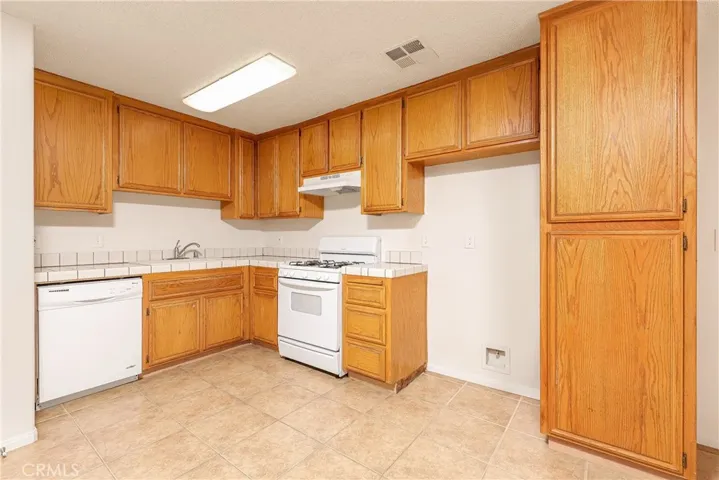 10931 Bay Avenue, California City, California 93505