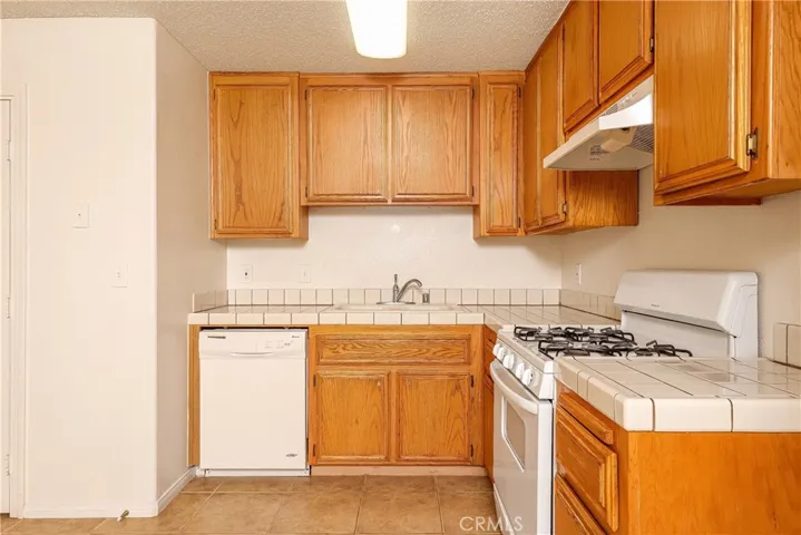 10931 Bay Avenue, California City, California 93505