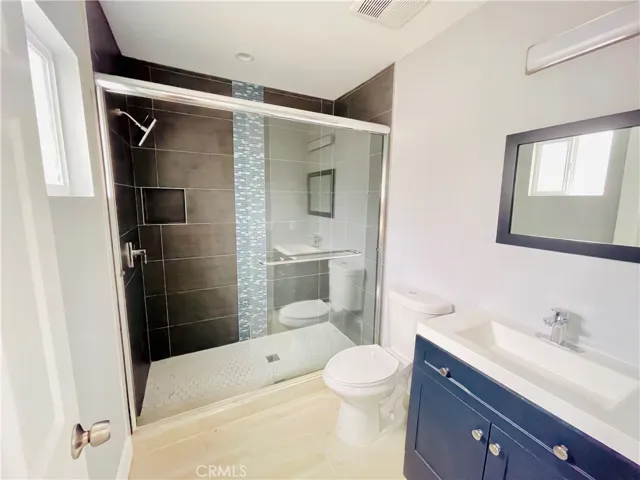 18718 Cohasset Street, Reseda, California 91335