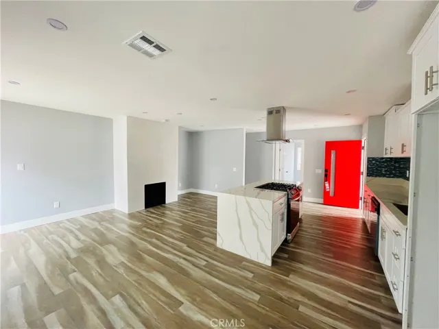 18718 Cohasset Street, Reseda, California 91335