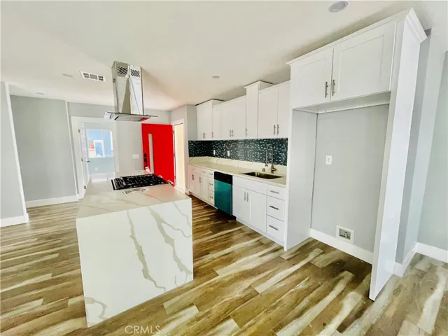 18718 Cohasset Street, Reseda, California 91335