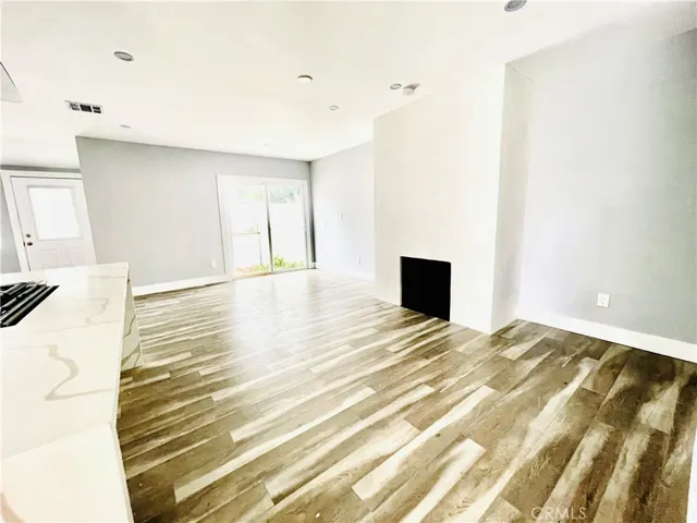 18718 Cohasset Street, Reseda, California 91335