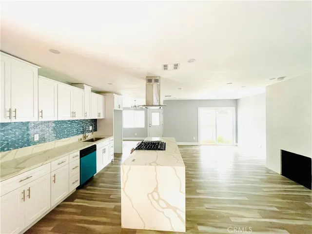18718 Cohasset Street, Reseda, California 91335