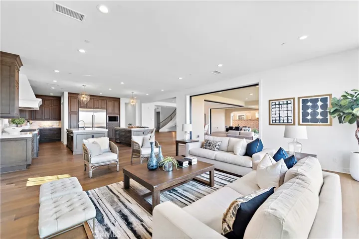 186 Leafy, Irvine, California 92602