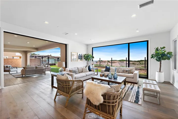 186 Leafy, Irvine, California 92602