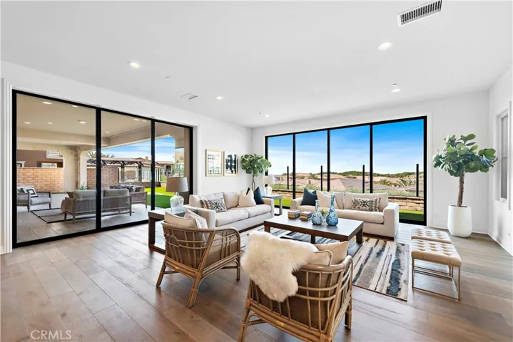 186 Leafy, Irvine, California 92602
