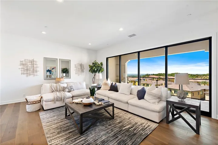 186 Leafy, Irvine, California 92602