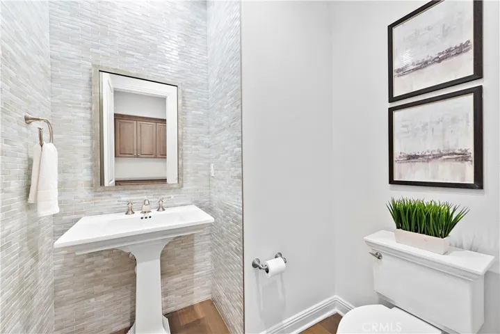 186 Leafy, Irvine, California 92602