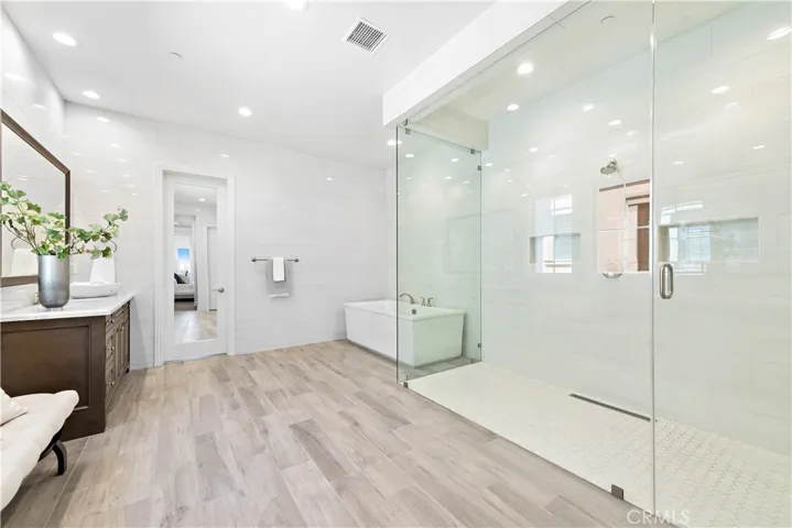186 Leafy, Irvine, California 92602
