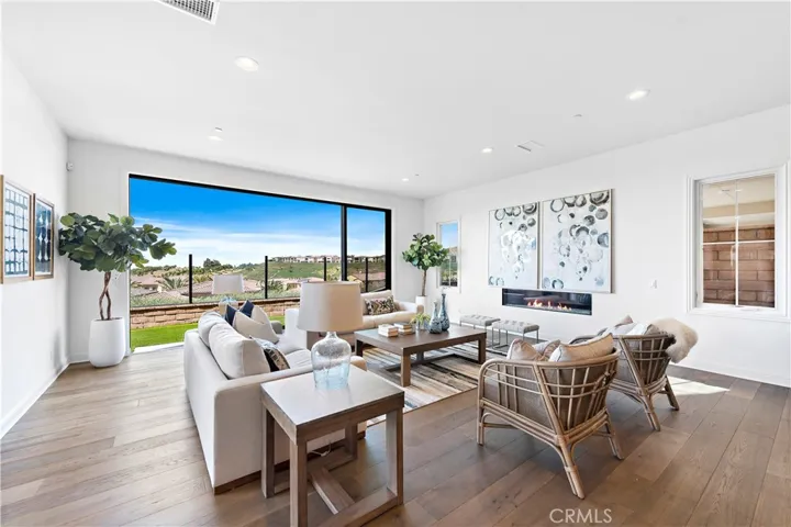186 Leafy, Irvine, California 92602