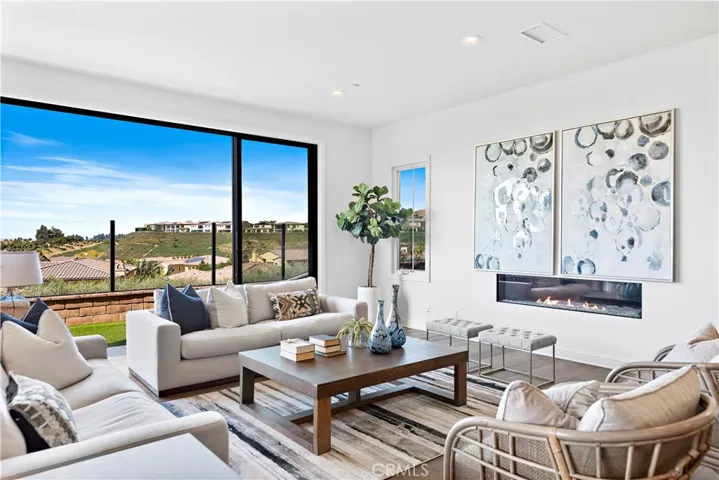 186 Leafy, Irvine, California 92602