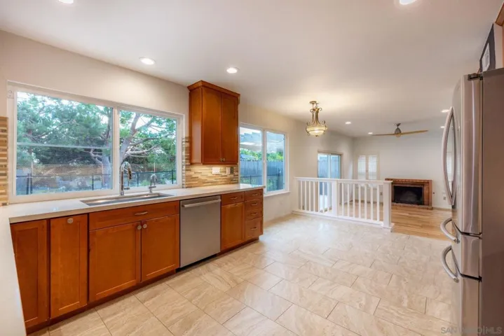 3373 Summer Set Way, Oceanside, California 92056