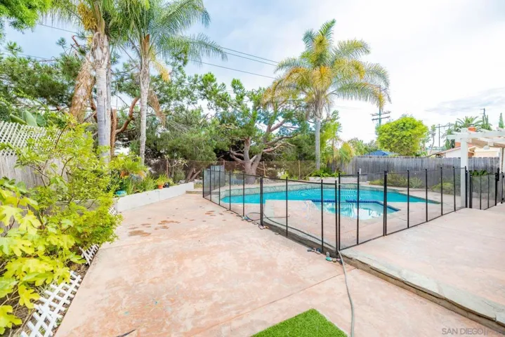 3373 Summer Set Way, Oceanside, California 92056