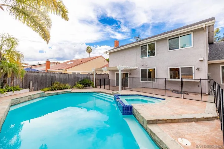 3373 Summer Set Way, Oceanside, California 92056