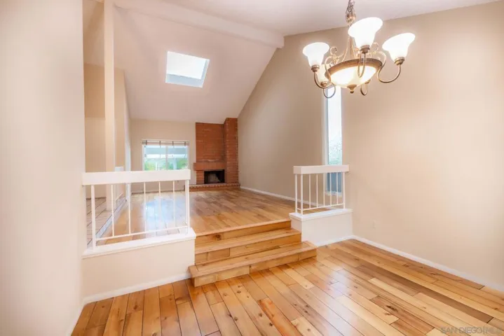 3373 Summer Set Way, Oceanside, California 92056