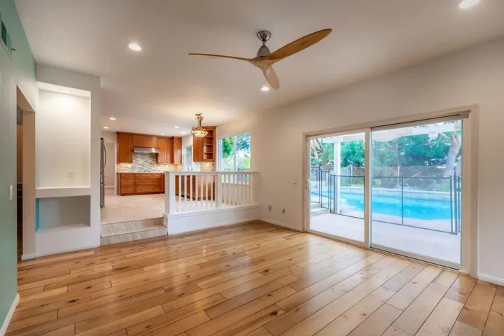 3373 Summer Set Way, Oceanside, California 92056