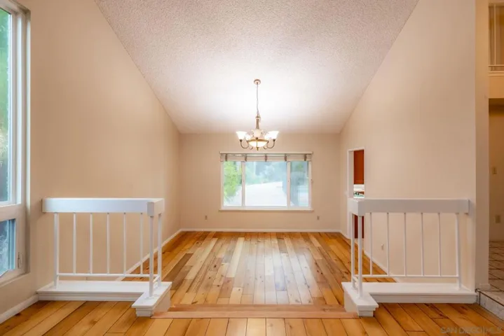 3373 Summer Set Way, Oceanside, California 92056