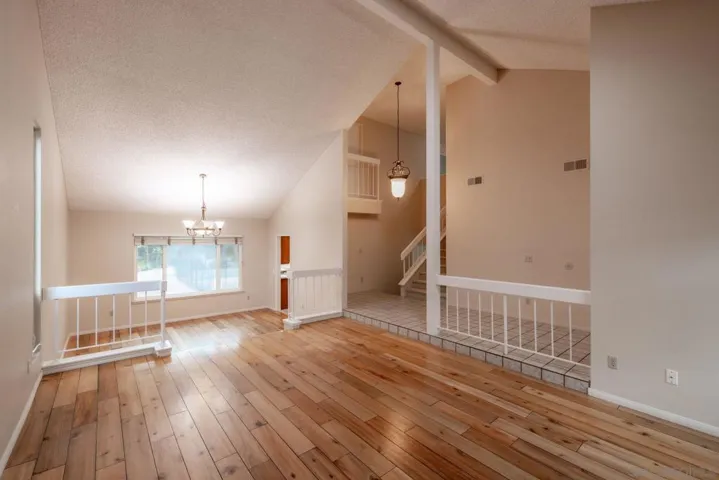 3373 Summer Set Way, Oceanside, California 92056