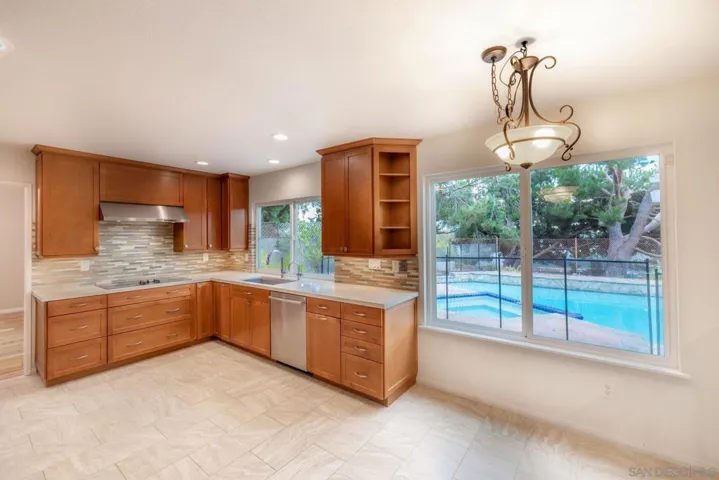3373 Summer Set Way, Oceanside, California 92056
