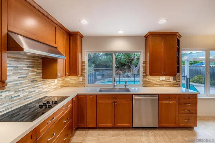 3373 Summer Set Way, Oceanside, California 92056