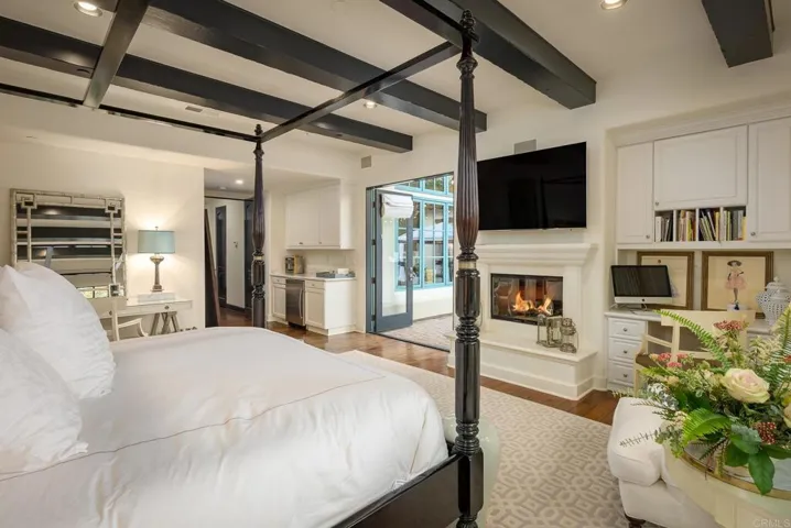 8095 High Society Way, San Diego, California 92127