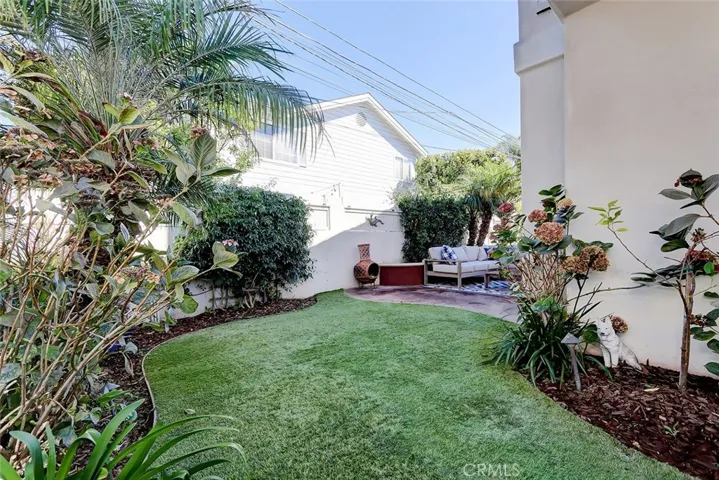 2409 Voorhees Avenue B, Redondo Beach, California 90278