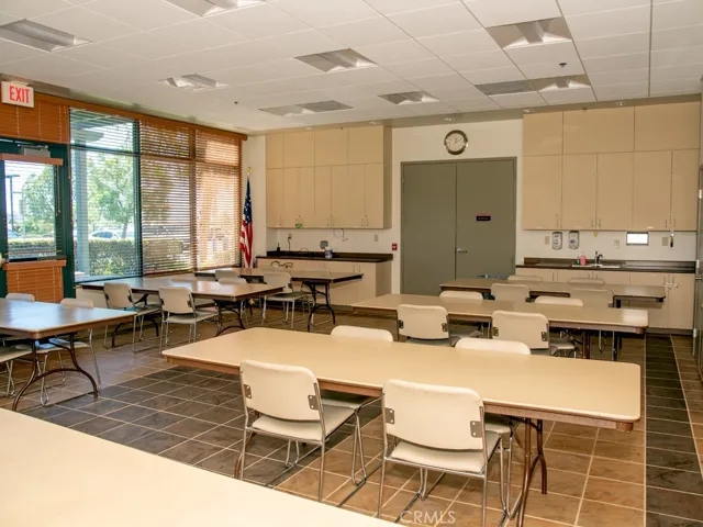 ARTS & CRAFTS ROOM