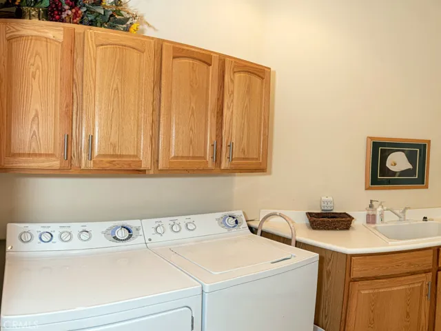 LAUNDRY ROOM WITH SINK