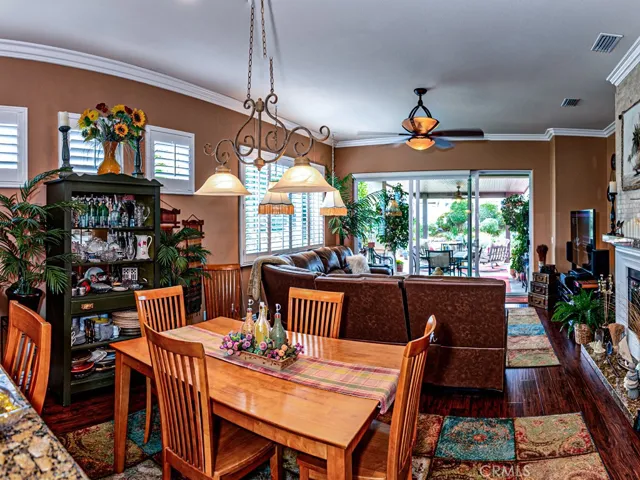 HUGE DINING AREA