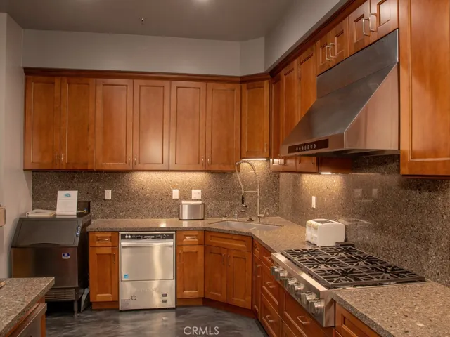 CLUBHOUSE KITCHEN
