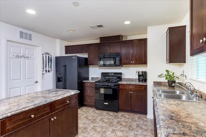 312 Yosemite Avenue, Perris, California 92570