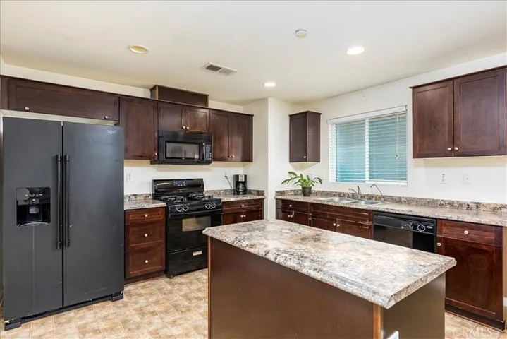 312 Yosemite Avenue, Perris, California 92570