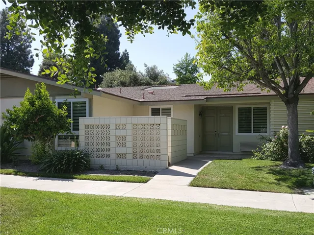 Granada model in a very quiet and convenient location.