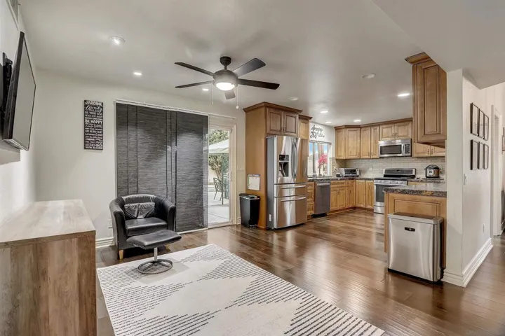 11601 Via Isabel, El Cajon, California 92019