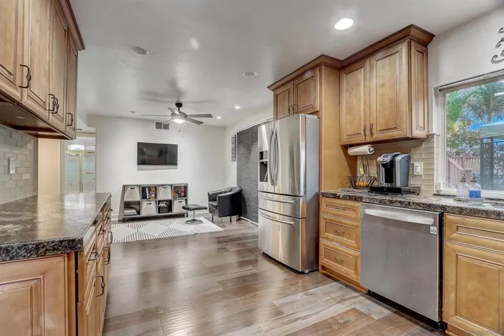 11601 Via Isabel, El Cajon, California 92019