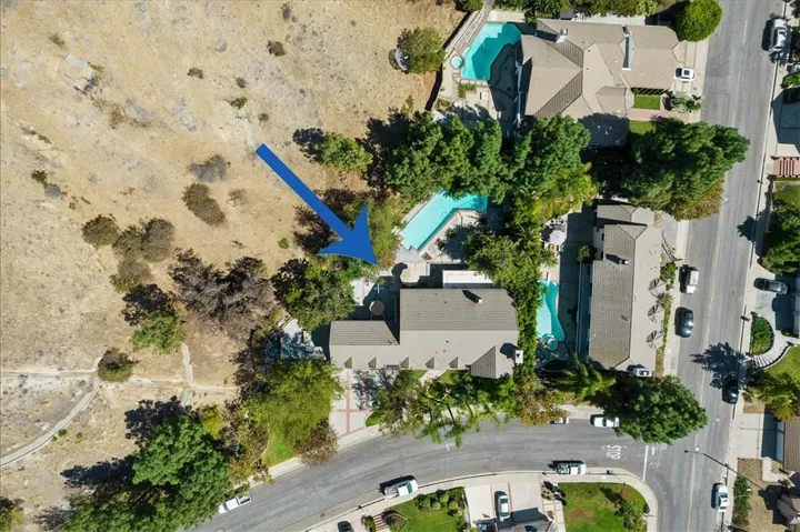 2906 Olney Place, Burbank, California 91504