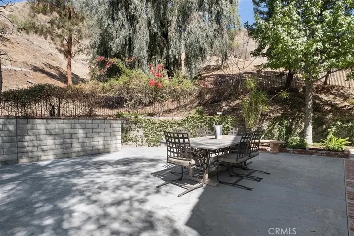 2906 Olney Place, Burbank, California 91504