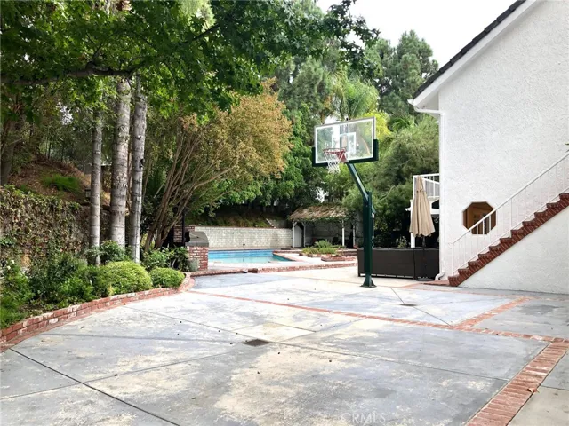 2906 Olney Place, Burbank, California 91504