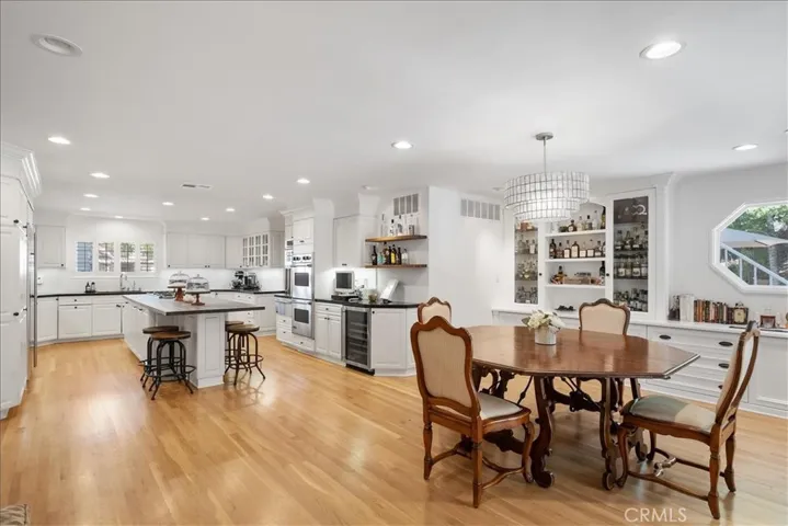 2906 Olney Place, Burbank, California 91504
