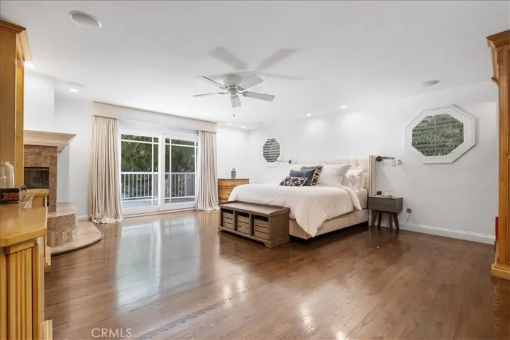2906 Olney Place, Burbank, California 91504