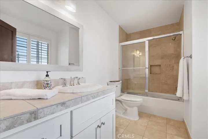 2906 Olney Place, Burbank, California 91504