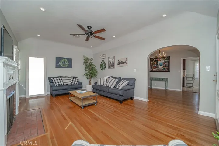 13625 La Cuarta Street, Whittier, California 90602