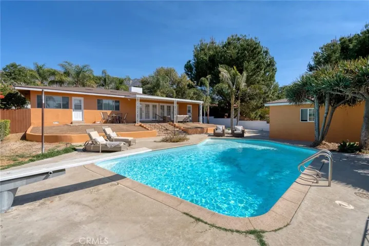 628 Barry Place, Altadena, California 91001